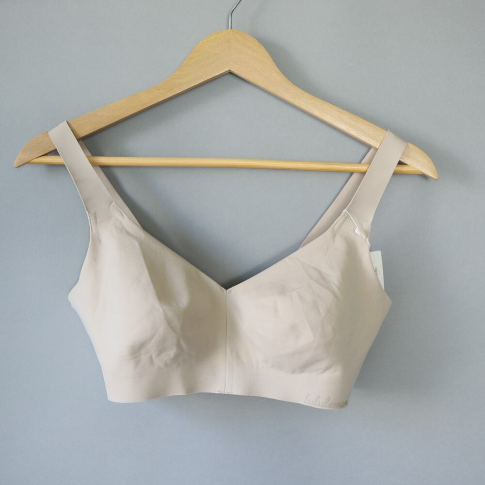 Lululemon Like Nothing Bra 34D Barely Beige LW2AVYS
